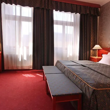 Carlton 4*
