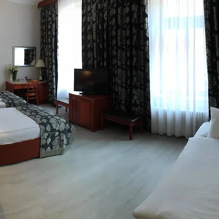 Ξενοδοχείο Carlton 4*