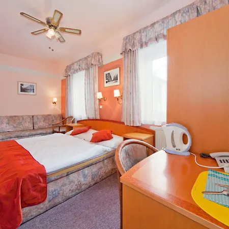 Hotel White Lion 4*