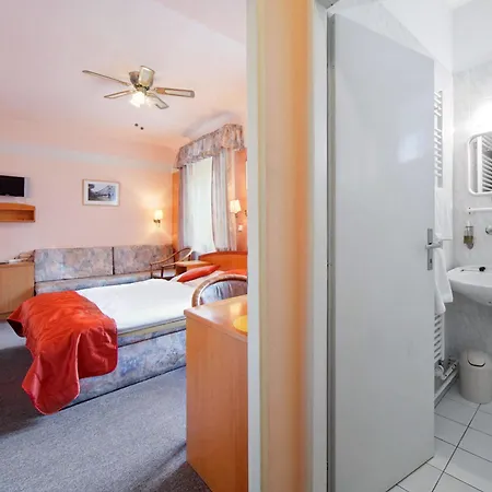 White Lion 4* Prague