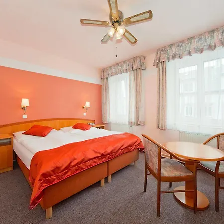 Hotel White Lion 4*