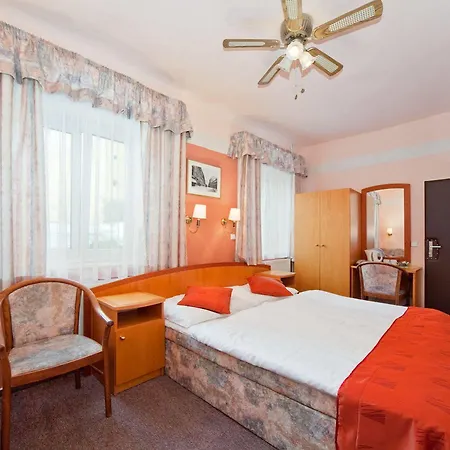 White Lion 4* Prague