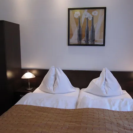 Royal Plaza Hotel