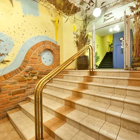 Hotel Henrietta