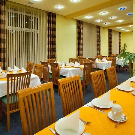 Henrietta 3* Prague