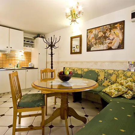 Alice House 3*