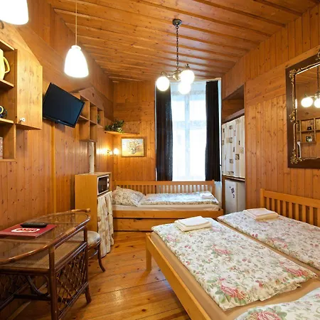 Aparthotel Alice House 3*