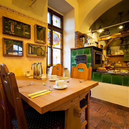 Hotel Selsky Dvur - Bohemian Village Courtyard