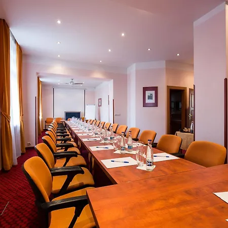 Hotel Selsky Dvur - Bohemian Village Courtyard Prague