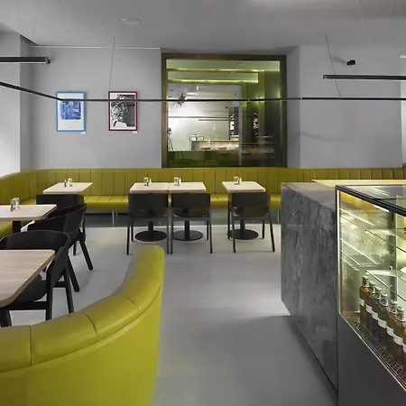 The Icon & Lounge Hotel