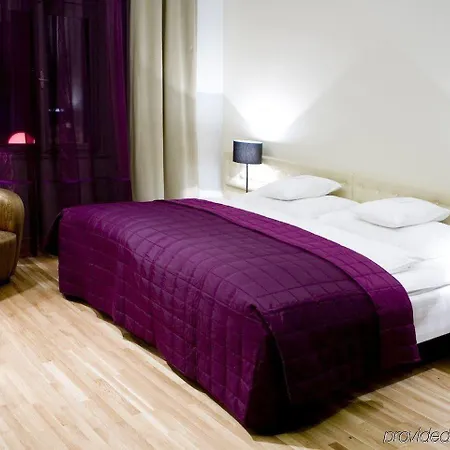 The Icon & Lounge 4*