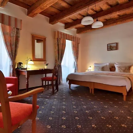 Questenberg 4* Praga