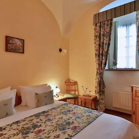 Questenberg Hotel 4*
