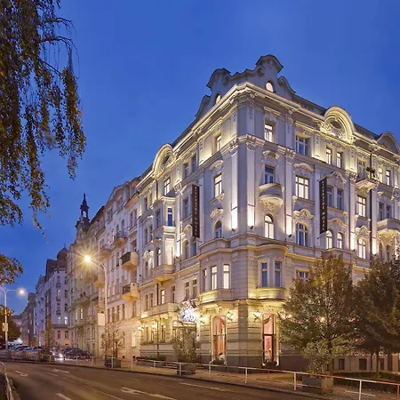 Mamaison Riverside Отель 5*
