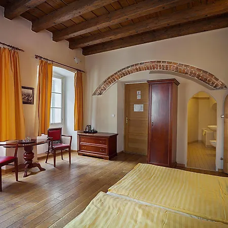 U Tri Bubnu Hotel 3*