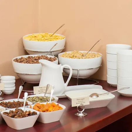 Hotel Bohemia Plaza 4*