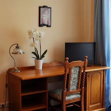 Opera Hotel 4*