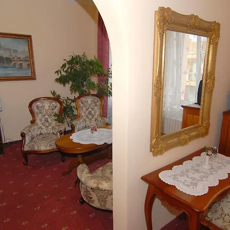 Opera Szálloda 4*