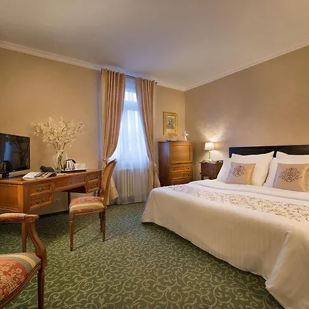 Angelis Hotel 4*