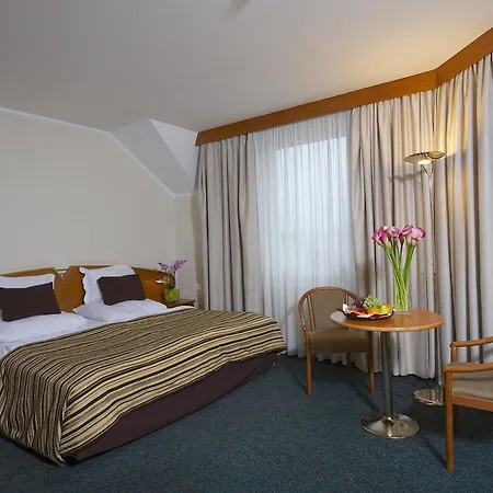 Plaza - Czech Leading Otel 4*