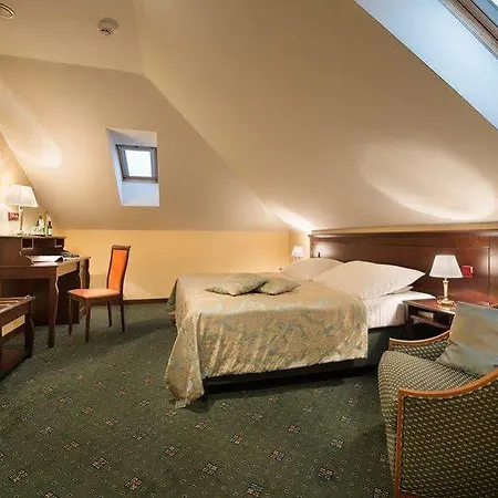 Ea Downtown 4*