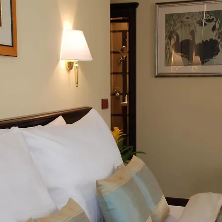 Ea Downtown 4* Prague