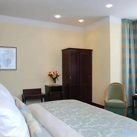 Ea Downtown Hotel 4*