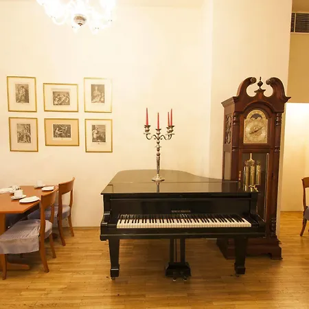 The Botanist Prag