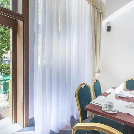 Hotel Lunik