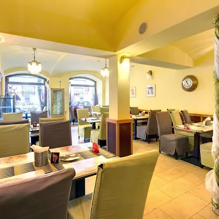 Mucha Hotel