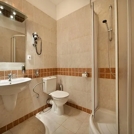 Ea Tosca Hotel 3*