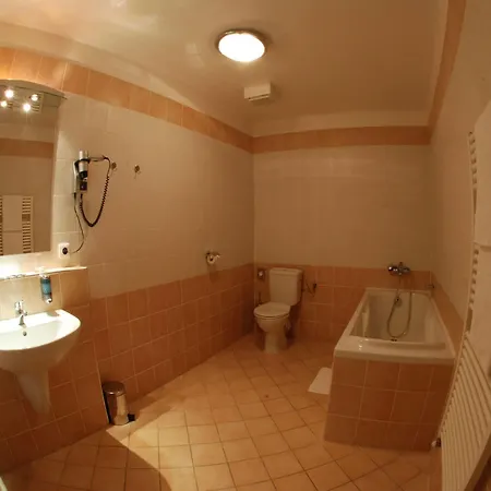 Ea Tosca Hotel 3*