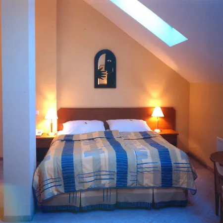 Hotel Ea Tosca 3*