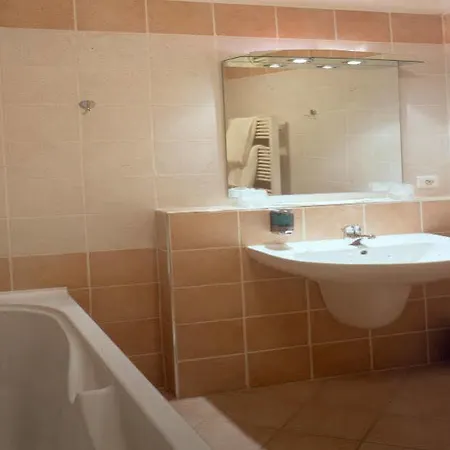 Hotel Ea Tosca