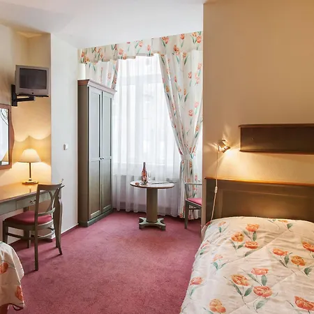 Augustus Et Otto Hotel 4*