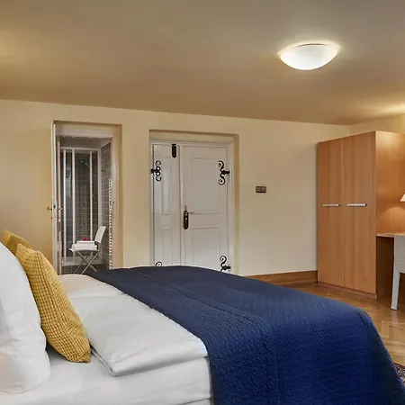 Mostecka 12 Hotel Prague