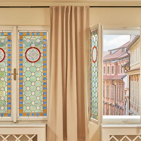 Mostecka 12 Hotel