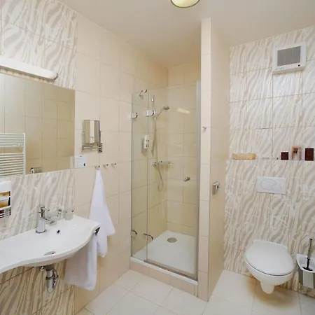 1.republic Hotell 4*