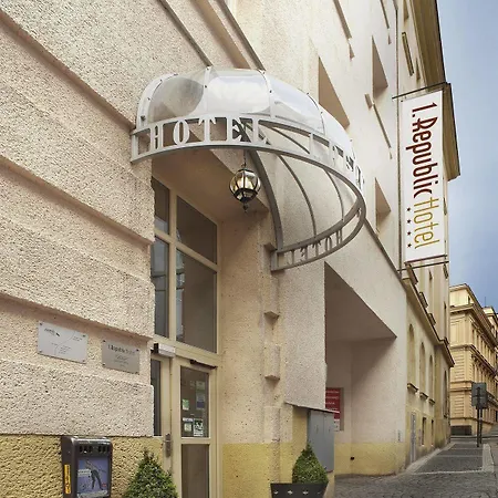 1.republic Hotel 4*
