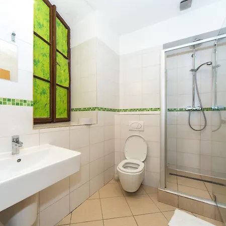 Orange Hostal *