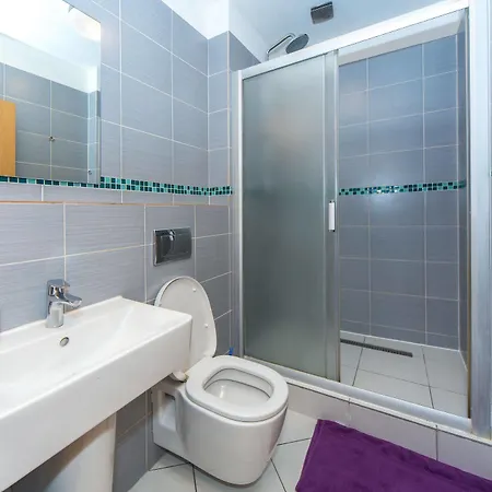 Orange Hostal *