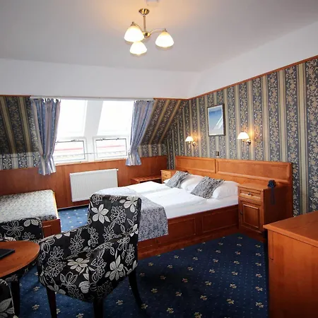 Hotel Old 3*