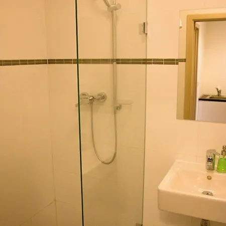 Budget Hostel *