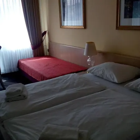 Hotel Oaza Praha 3*