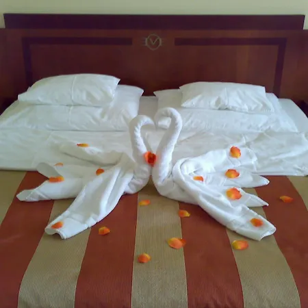 Hotell Hotel Villa 4*