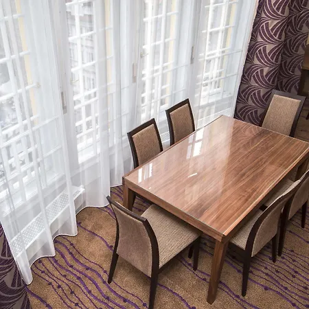 Merchants Crown Suites And Spa Prague