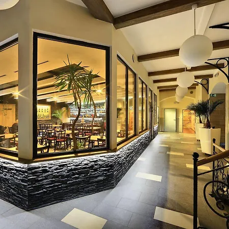 Martin Hotel