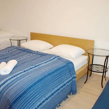 Enjoy In Garden Apartment Prague