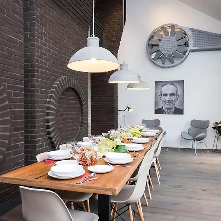 Empirent Beautiful Duplex Apartment *