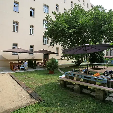 Hostel Dakura *